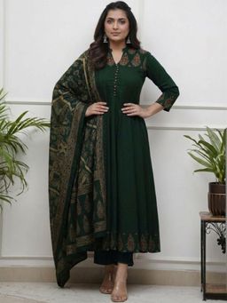 Gahan - Womens Green Rayon Blend Anarkali Kurta with Pant & Dupatta