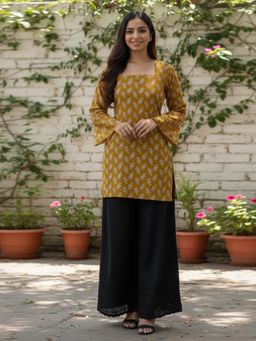 Gahan - Womens Mustard Rayon Blend Printed Straight Kurti