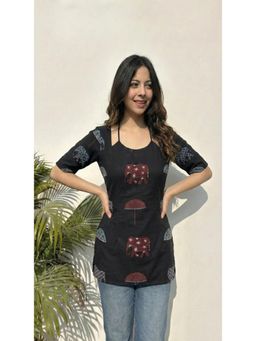 Gahan - Womens Black Rayon Blend Printed Straight Kurti
