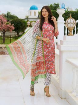 Gahan - Womens Pink Rayon Blend Printed Kurta with Pant & Dupatta