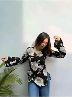 Gahan - Womens Black Floral Rayon Blend Printed Straight Kurti