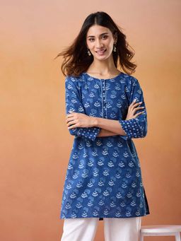 Fabindia - Blue Cotton Slim Fit Dabu Printed Kurtis