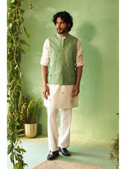 Charkhee - Kinaara White Kurta with Pyjama and Bundi