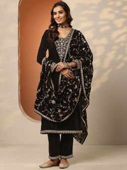 Libas Art - Embroidered Velvet Straight Kurta Pant with Dupatta