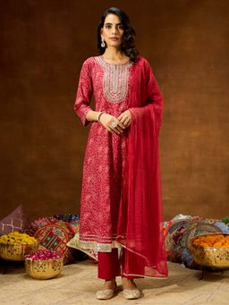 Janasya - Women'S Maroon Embroidered Anarkali Kurta Pant with Dupatta