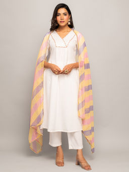 FIORRA - White Solid Kurta with Pant and Printed Dupatta (Set of 3)