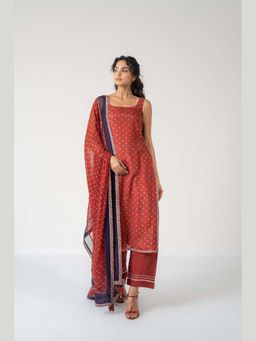 Baise Gaba - Red Bandhan Kurta Pant with Dupatta