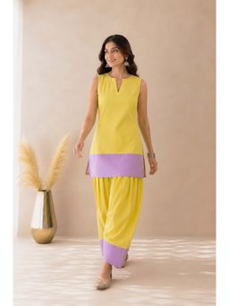 DEASHA INDIA - Rumaiza Butter Yellowand Lavender Color Block Kurti with Salwar Pant