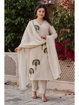 Zari Jaipur - Women Embroidered Kurta Pant And Dupatta