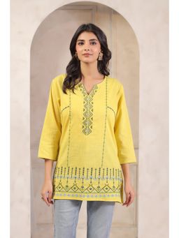 SAVI - Yellow Cotton Embroidered Straight Kurti