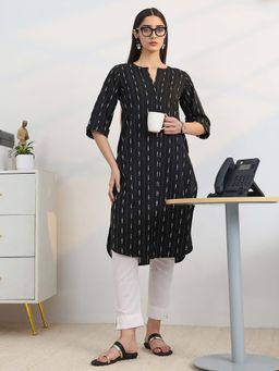 Gerua By Libas - Black Cotton Three Fourth Sleeves Kurta