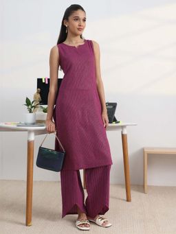 Gerua By Libas - Burgundy Cotton Blend Sleeveless Kurta With Palazzo