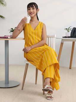 Gerua By Libas - Mustard Cotton Blend Sleeveless Kurta With Palazzo