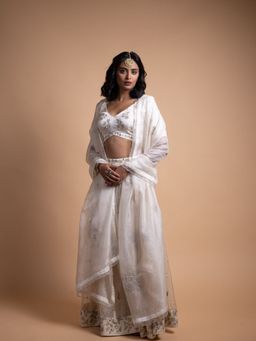 Rhua India - Rashi White Blouse With Lehenga And Dupatta