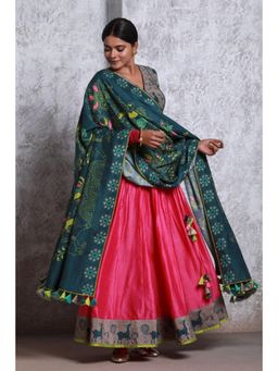 UDD DESIGN - Women's Bagh Green Printed Tassels Dupatta