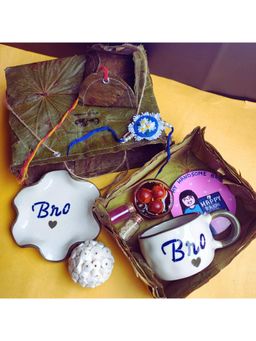 TheYUGO - Embroidered Bro Rakhi Hamper