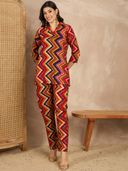Red color option, Sold out, Currently selected