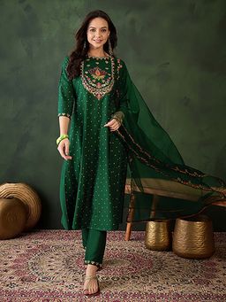 KVS FAB - Women Green Silk Blend Kurta with Pant
