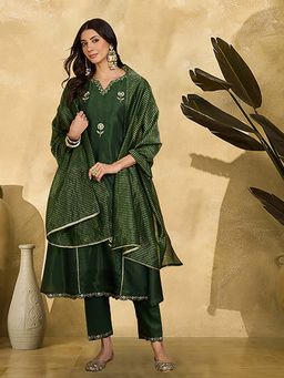 KVS FAB - Women Green Silk Blend Kurta with Pant