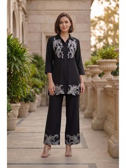 Autumnlane - Women Black Cotton Kurta with Pant