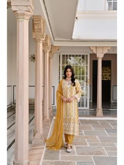 Karaj Jaipur - Mustard Muslin Zigzag Kurta and Pant with Dupatta (Set of 3)