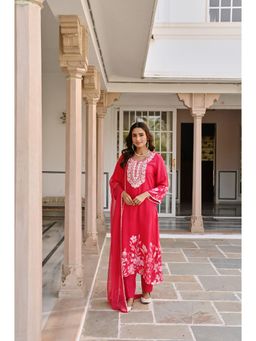 Karaj Jaipur - Red Floral Muslin Kurta and Pant with Dupatta (Set of 3)