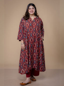 The Indian Ethnic Co. - Aashi Red Ajrakh Cotton Jhabba Kali Kurta
