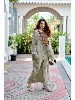 Rizabella - Grey Beads And Stones Kurta And Dhoti Pant