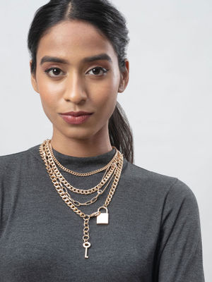 gold chain tumblr outfits