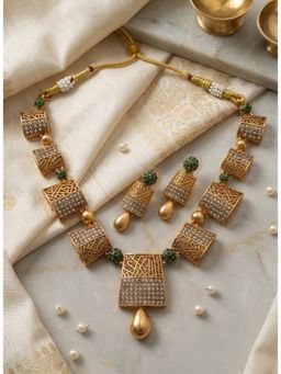 STILEADDA - Green Stones Traditional Jewellery Set