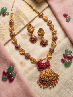 STILEADDA - Red Stones Traditional Jewellery Set