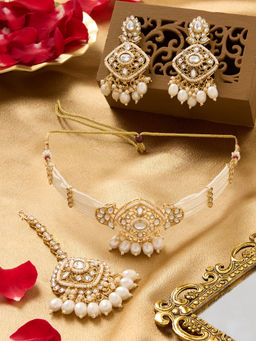 Zaveri Pearls - Gold Tone Pearls Kundan Necklace Earring and Maangtikka Set-ZPFK21163