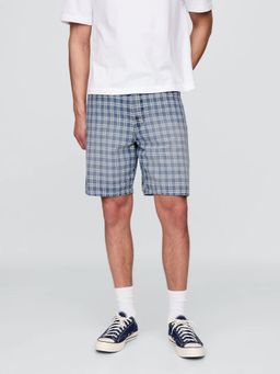 GAP - Men Mid-Rise Checks Bermuda Shorts