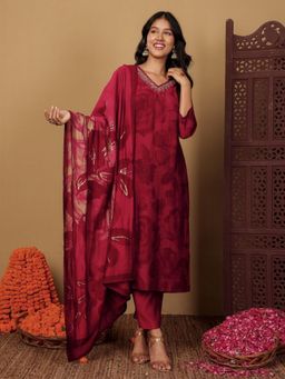 Chowkhat - Red Hand Embroidered Muslin Straight Kurta With Pant & Dupatta