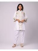 White color option, Sold out, Currently selected
