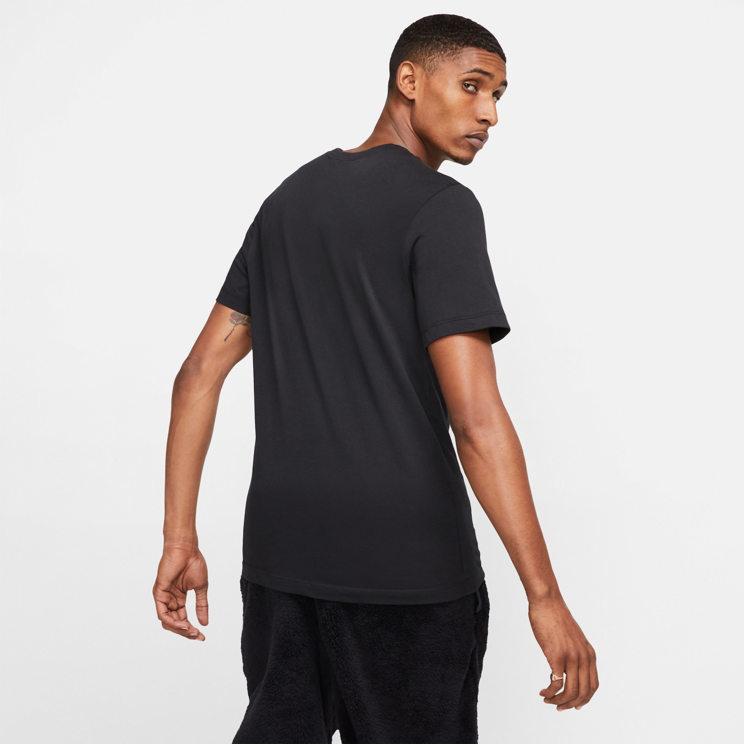 Buy Nike Sportswear Club Men's T-Shirt Online | Nike India