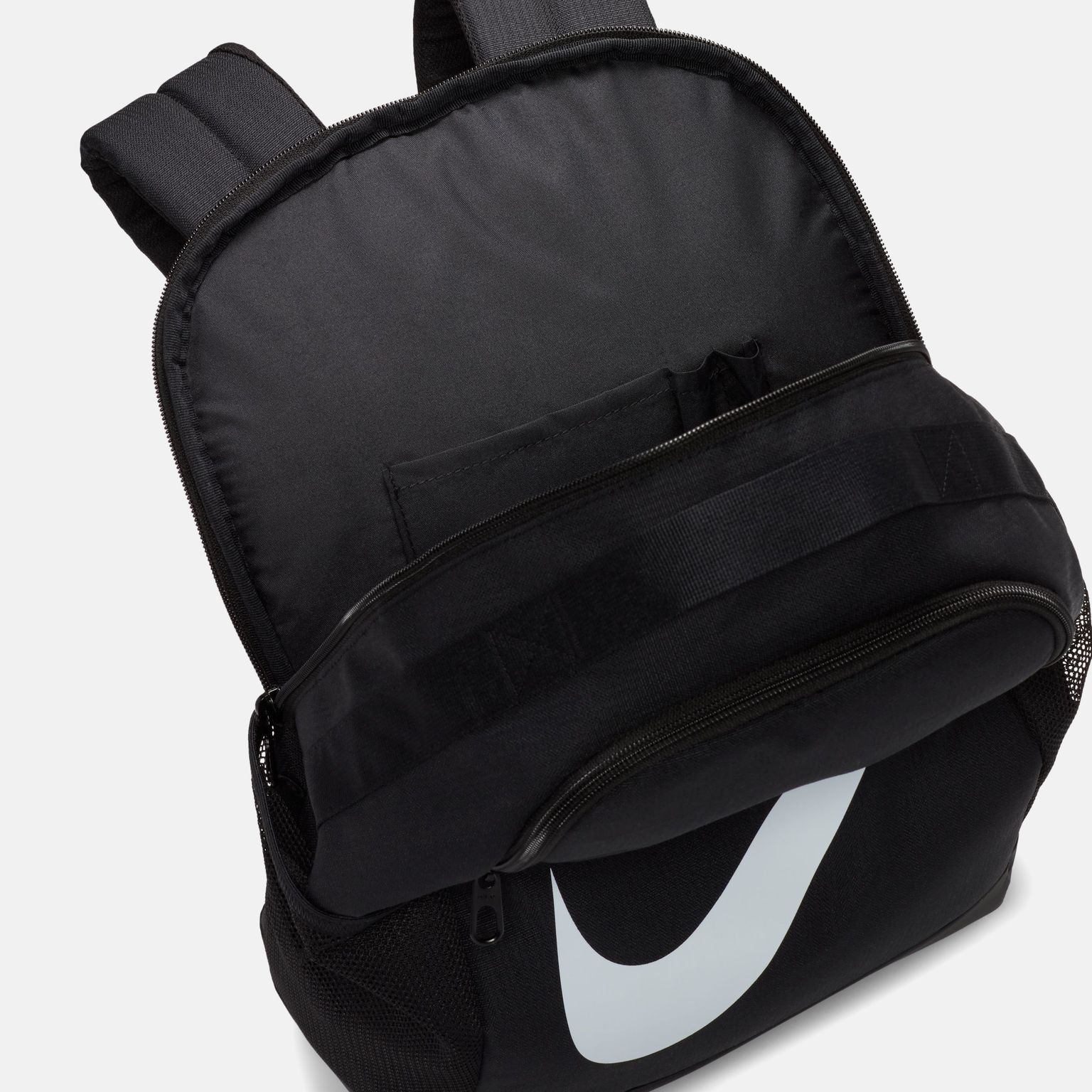 nike brasilia 7 backpack india Buy Casual Online While carrying the bag around the golf course Nike Brasilia Backpack (Medium, 24L)