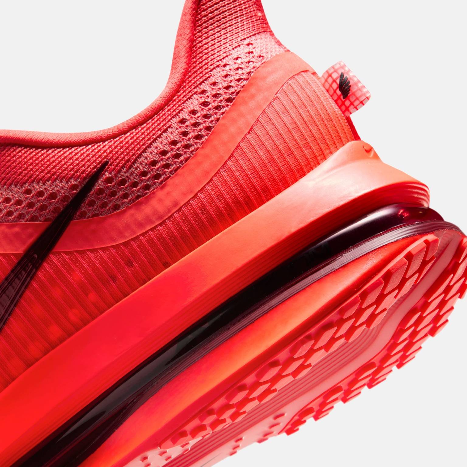running shoes red nike trainers mens