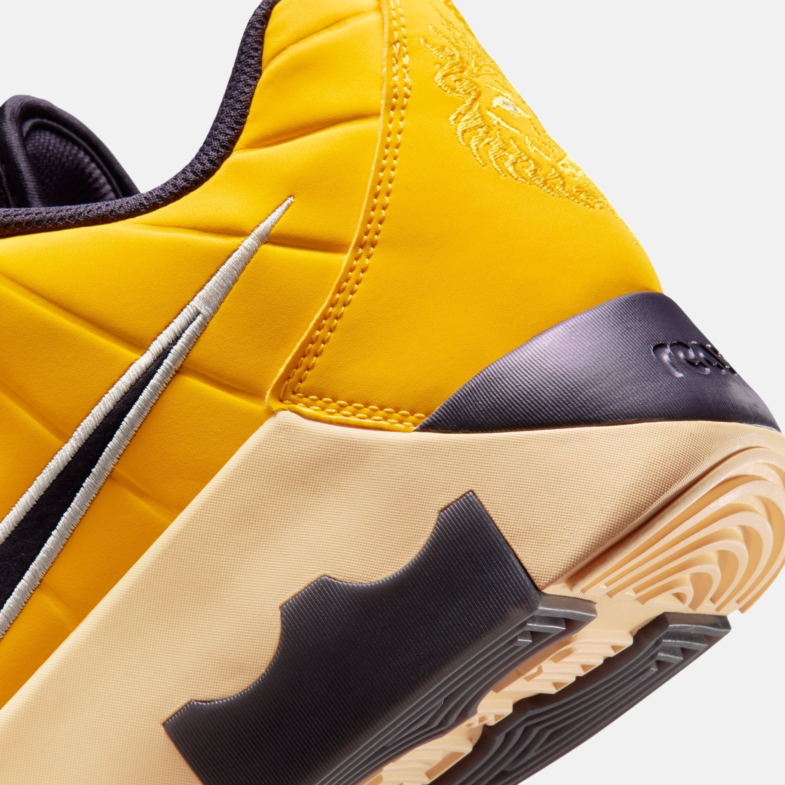 Buy LeBron Witness IX EP Basketball Shoes Online | Nike India