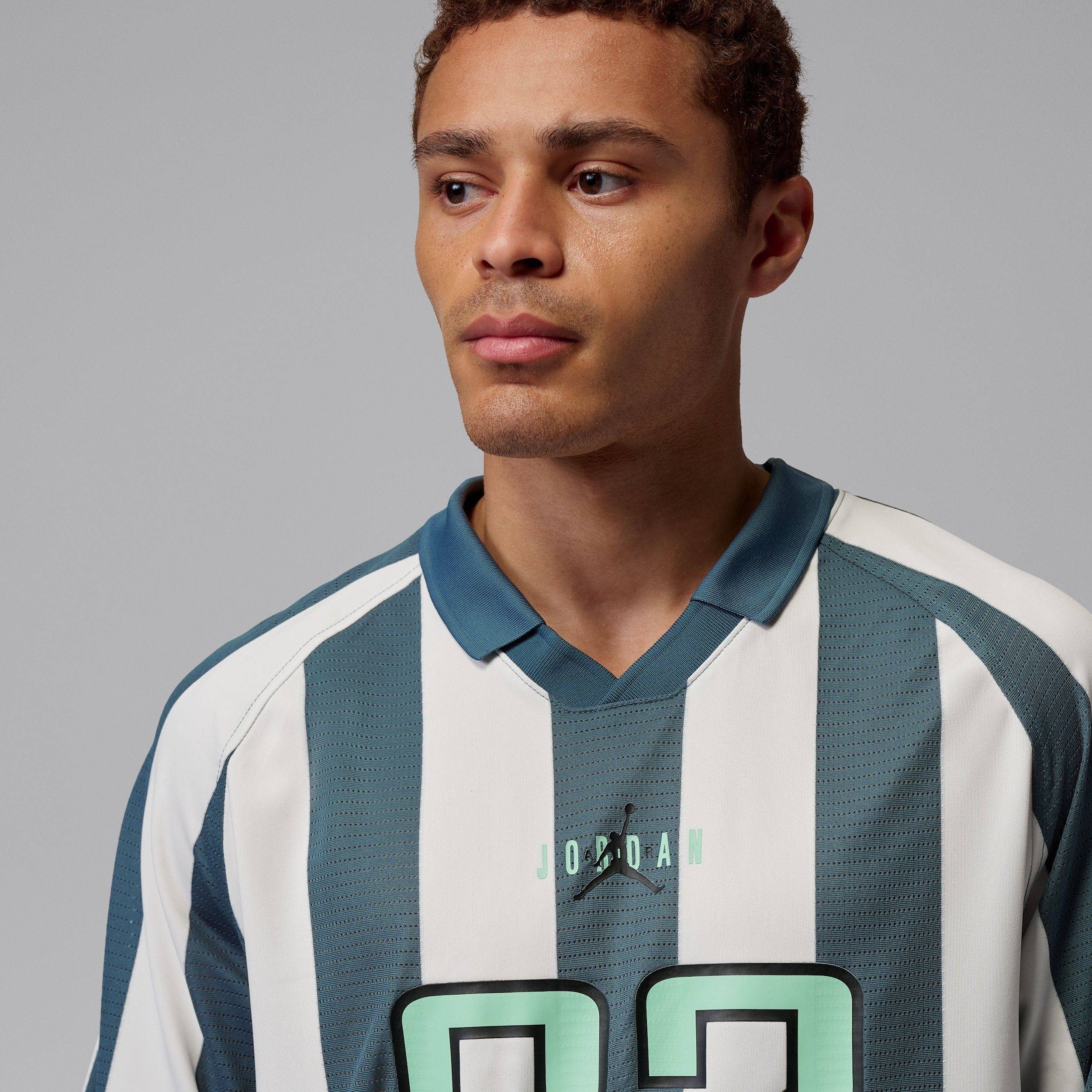 Buy Nike Jordan Brooklyn Men's Terrace Top Online | Nike India