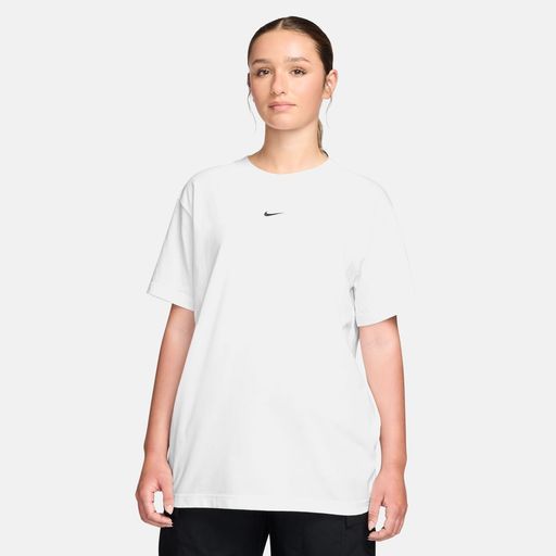 Nike Sportswear - Women's Oversized Short-Sleeve T-Shirt (Plus Size)