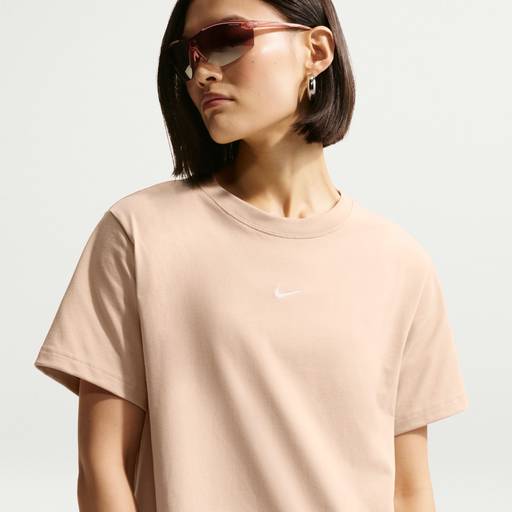 Nike Sportswear - Women's Oversized Short-Sleeve T-Shirt (Plus Size)
