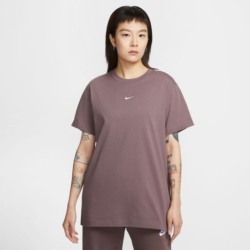 Nike Sportswear - Women's Oversized Short-Sleeve T-Shirt (Plus Size)