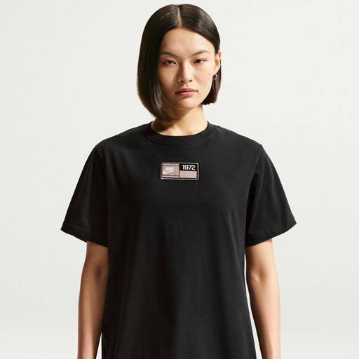 Nike Sportswear Classic - Women's Oversized T-Shirt