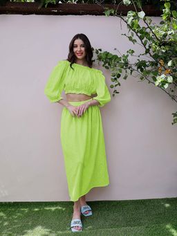 AAREIN - Green Solid Off-Shoulder Full Sleeves Crop Top