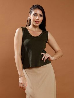 AAREIN - Green Immutable Women Solid Scoop Neck Top