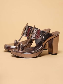 ERIDANI - Kyomi Gunmetal Grey Embellished Kolhapuris