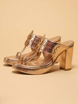 ERIDANI - Kyomi Rose gold Embellished Kolhapuris