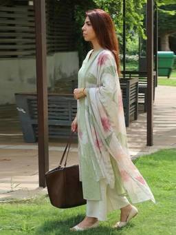 Aaghnya - Green Women's Cotton Blend Straight Printed Kurta with Pant and Dupatta