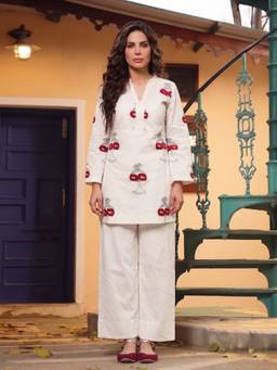 Aaghnya - Women's White Cotton Blend Embroidered Straight Kurta With Salwar